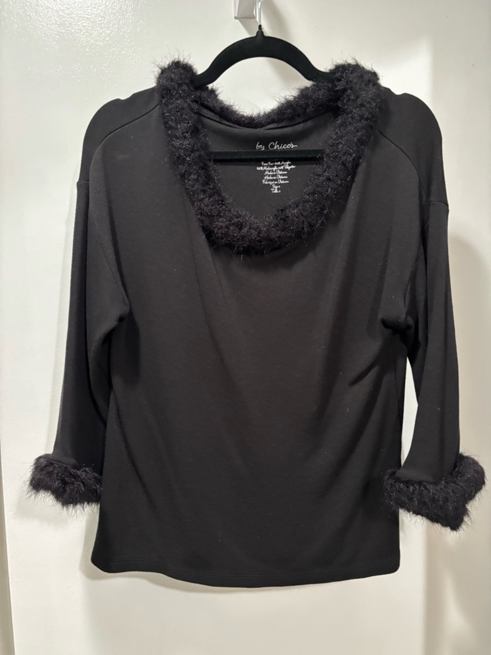 Chico's Black Crewneck Sweater with Faux-Fur Trim Size 0